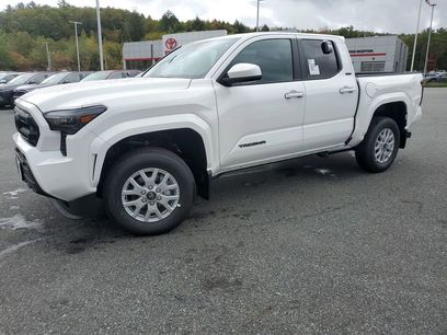 New 2025 Toyota Tacoma SR5