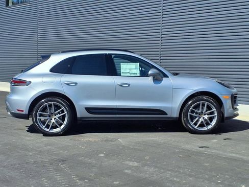 Certified 2025 Porsche Macan image 28
