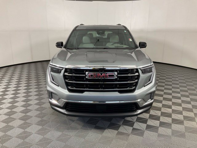 Used 2025 GMC Acadia Elevation w/ Elevation Premium Package FWD image 2