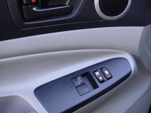 Used 2013 Toyota Tacoma 2WD Access Cab w/ SR5 Pkg image 7