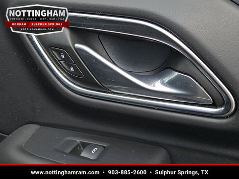Used 2024 GMC Yukon SLT RWD image 33