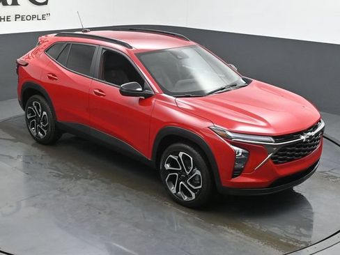 New 2026 Chevrolet Trax RS w/ Driver Confidence Package FWD image 16
