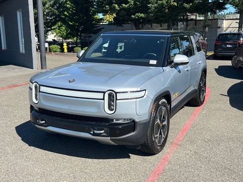 Used 2024 Rivian R1S Adventure AWD/4WD image 3