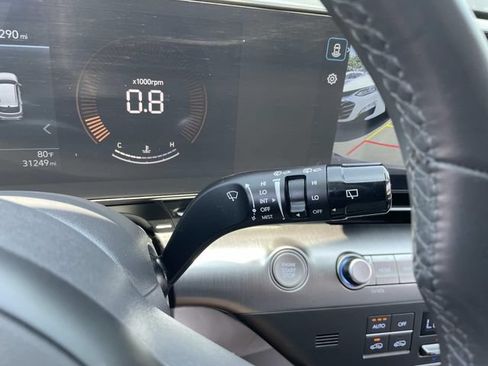 Used 2025 Hyundai Kona SEL AWD/4WD image 30