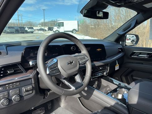 New 2026 Chevrolet Suburban Z71 image 9