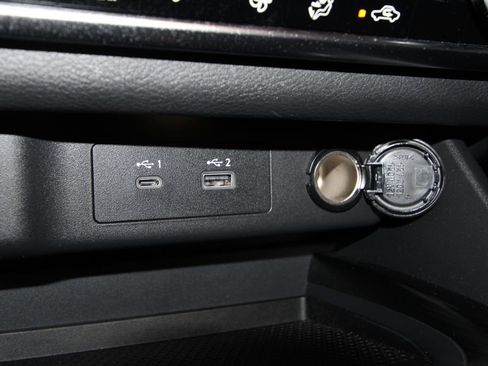 Used 2022 Nissan Rogue SV image 19