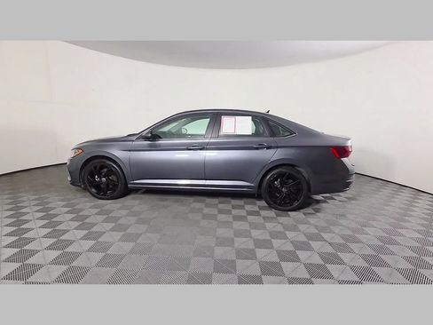 Used 2025 Volkswagen Jetta SE w/ Sunroof Package FWD image 45