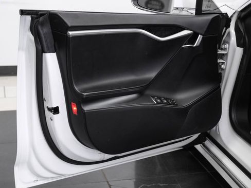 Used 2018 Tesla Model S 75D image 48