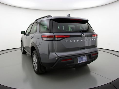 Used 2025 Nissan Pathfinder SV image 6