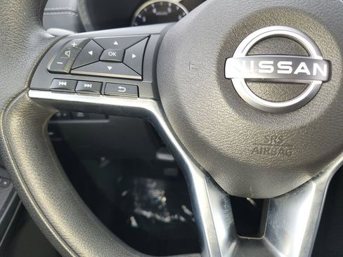 Used 2025 Nissan Sentra SV image 23