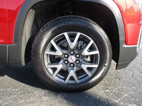Used 2023 GMC Acadia SLE w/ Driver Convenience Package FWD image 12