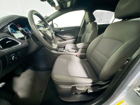 Used 2018 Chevrolet Cruze LT w/ Redline Edition FWD image 14