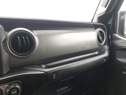 Used 2021 Jeep Gladiator Sport image 29