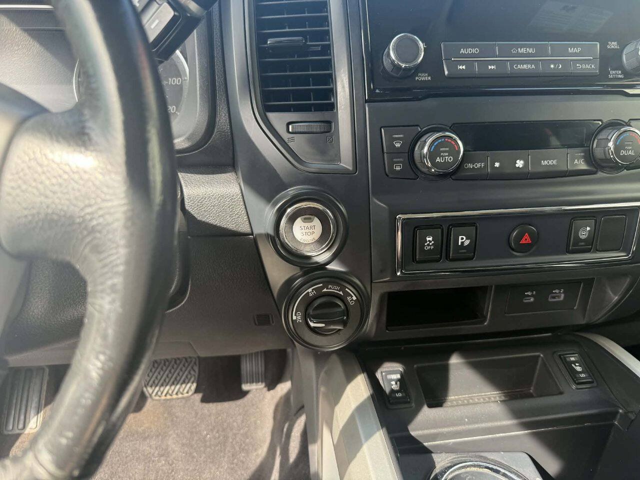 Used 2022 Nissan Titan SV AWD/4WD image 11