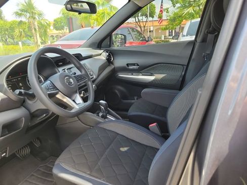 Used 2018 Nissan Kicks SV FWD image 16