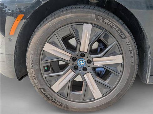 Used 2024 BMW iX xDrive50 w/ Premium Package AWD/4WD image 8