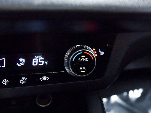 Used 2024 Mitsubishi Outlander SE Black Edition image 21