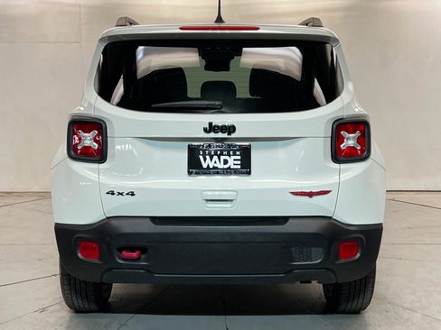 Used 2023 Jeep Renegade Trailhawk AWD/4WD image 4