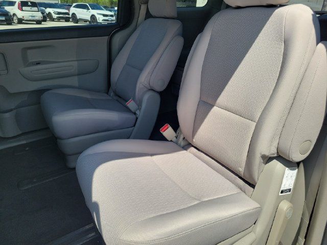 Used 2018 Kia Sedona L FWD image 10