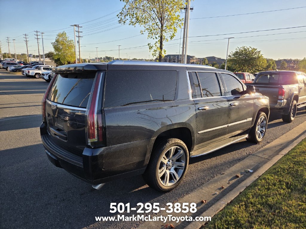 Used 2019 Cadillac Escalade ESV Luxury AWD/4WD image 3
