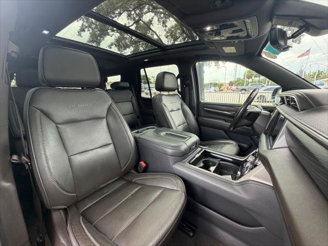 Used 2021 GMC Yukon Denali w/ Denali Premium Package AWD/4WD image 13