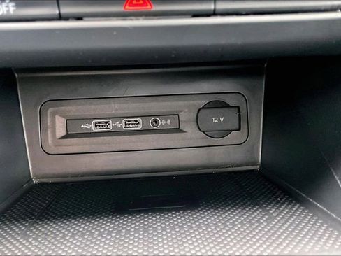 Used 2020 Volkswagen Atlas Cross Sport SE w/ Panoramic Sunroof Package image 16