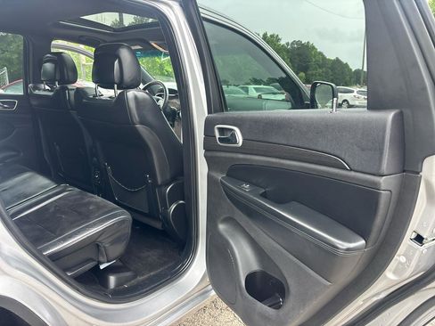 Used 2015 Jeep Grand Cherokee Altitude AWD/4WD image 16