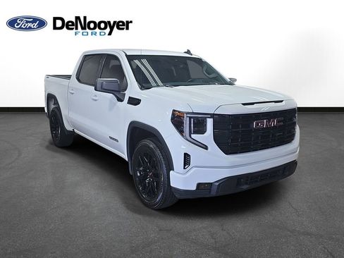 Used 2024 GMC Sierra 1500 Elevation AWD/4WD image 4