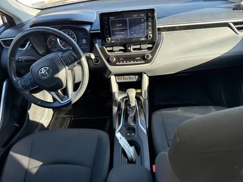 Used 2022 Toyota Corolla Cross LE image 14