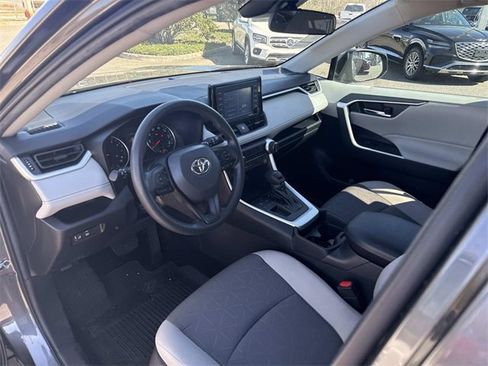 Used 2021 Toyota RAV4 XLE image 30