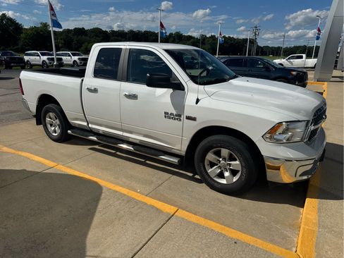Used 2018 RAM 1500 Classic SLT RWD image 4