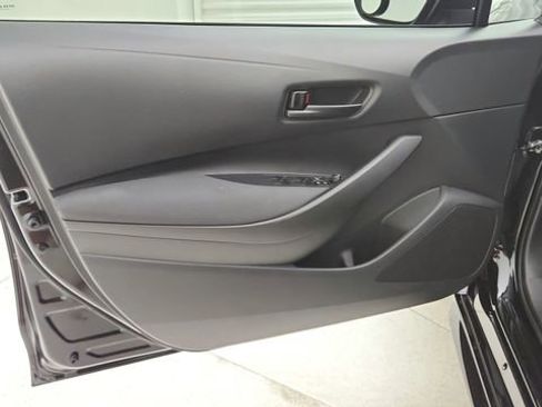 Used 2025 Toyota Corolla LE image 17