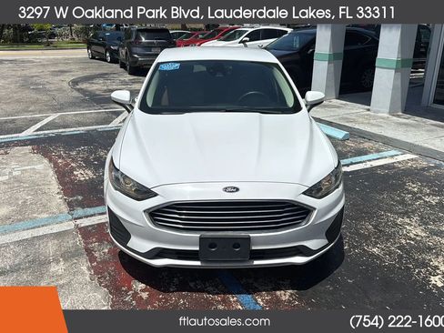 Used 2019 Ford Fusion SE FWD image 4