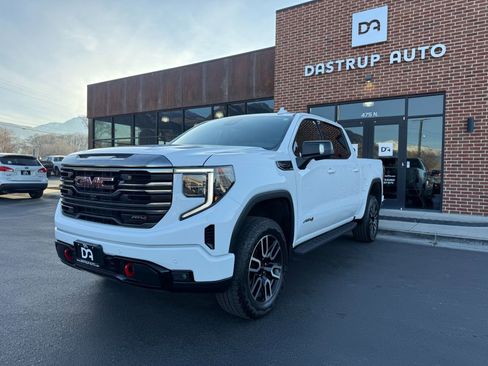 Used 2022 GMC Sierra 1500 AT4 w/ AT4 Premium Package image 3