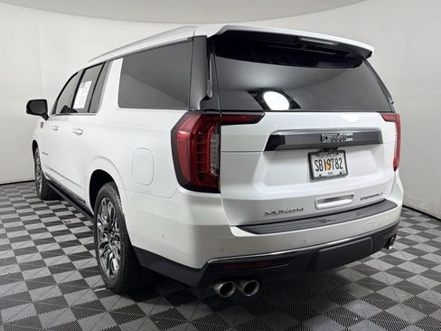 Used 2023 GMC Yukon XL Denali Ultimate AWD/4WD image 4