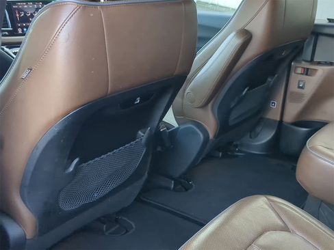 Used 2020 Chrysler Pacifica Limited image 18