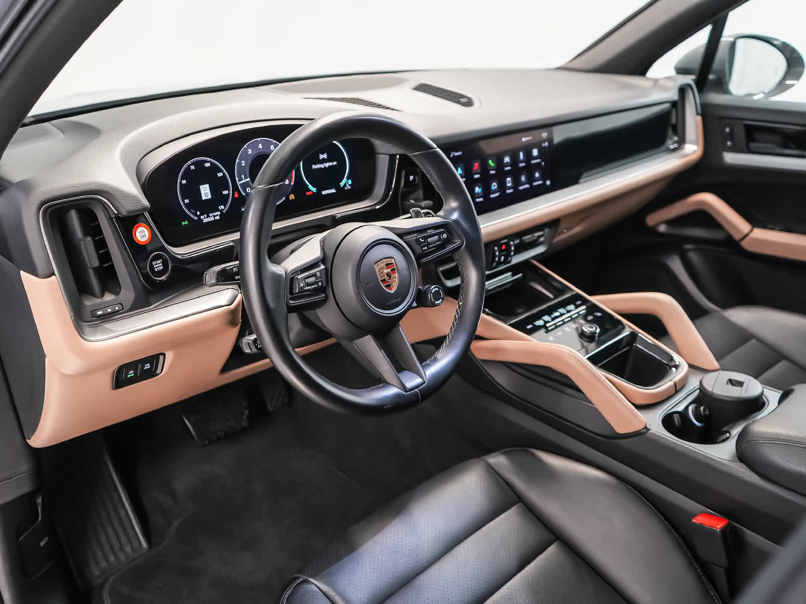 Certified 2024 Porsche Cayenne AWD/4WD image 4