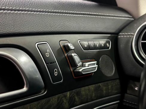Used 2014 Mercedes-Benz SL 550 image 22
