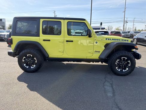 Used 2024 Jeep Wrangler Unlimited Rubicon 4xe w/ Convenience Group AWD/4WD image 7