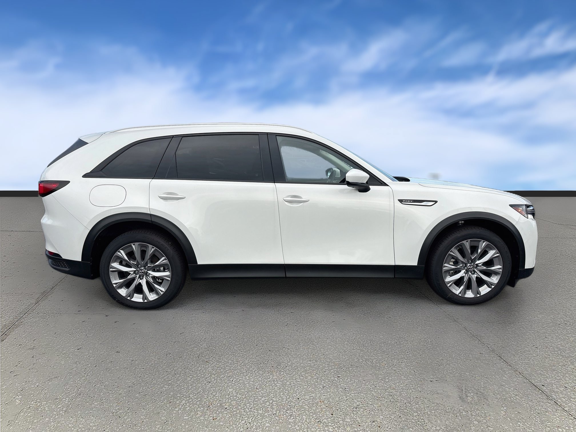 Used 2026 MAZDA CX-90 Plug-In Hybrid w/ Preferred AWD/4WD image 4