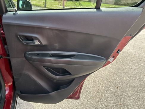 Used 2021 Chevrolet Trax LT w/ Sport Edition image 42