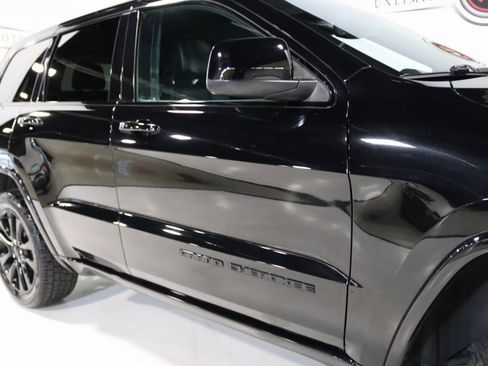 Used 2019 Jeep Grand Cherokee Altitude image 7