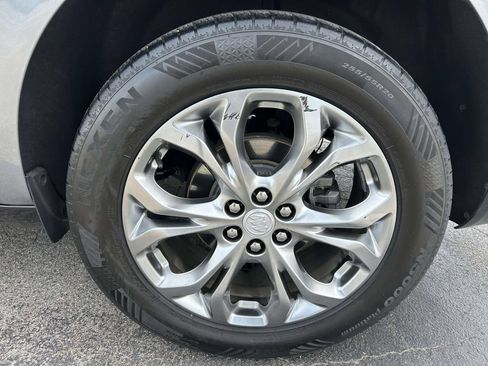 Used 2019 Buick Enclave Avenir w/ Avenir Technology Package FWD image 13