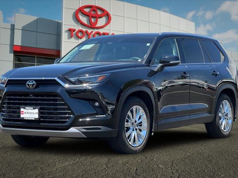 Certified 2024 Toyota Grand Highlander AWD image 7