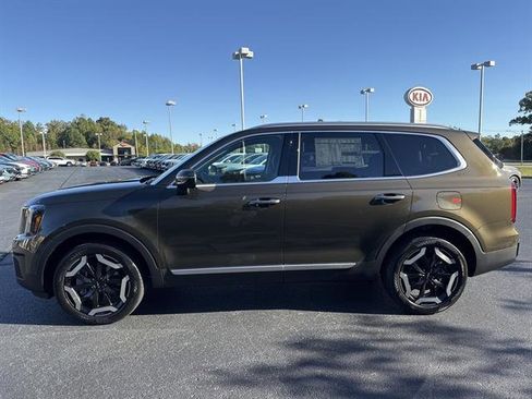New 2025 Kia Telluride S image 8