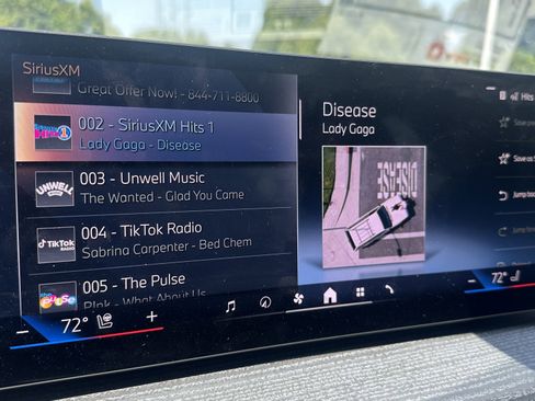 Used 2025 BMW 330i xDrive Sedan w/ Premium Package image 22