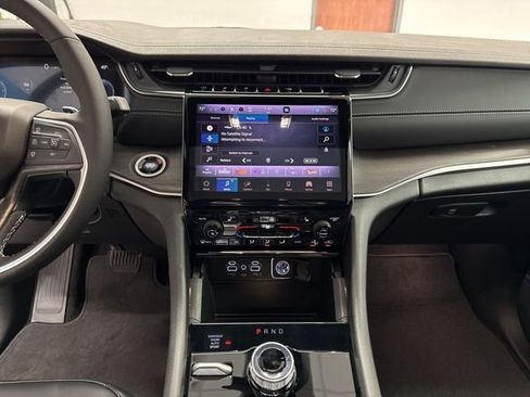 New 2025 Jeep Grand Cherokee Limited AWD/4WD image 30