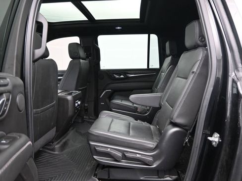 Used 2021 GMC Yukon XL Denali w/ Advanced Technology Package image 31