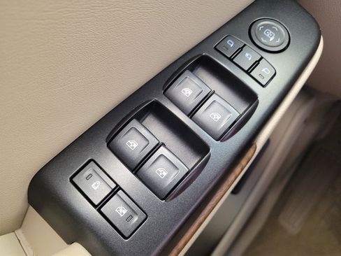 Used 2018 GMC Yukon XL Denali w/ Denali Ultimate Package RWD image 27