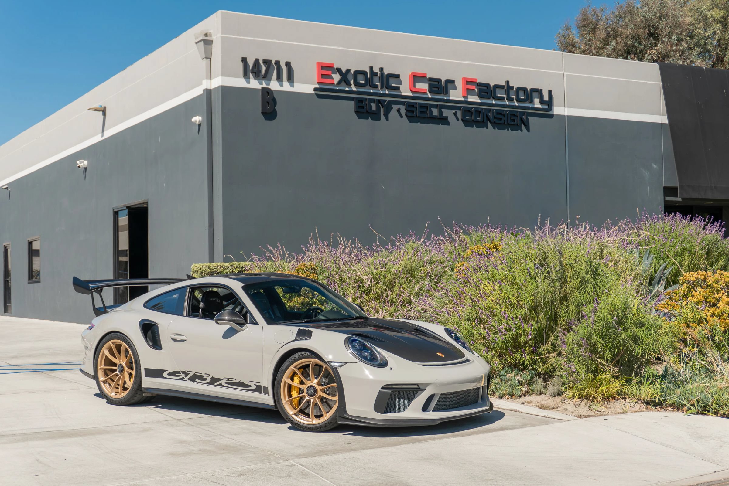 Used 2019 Porsche 911 GT3 RS RWD image 1